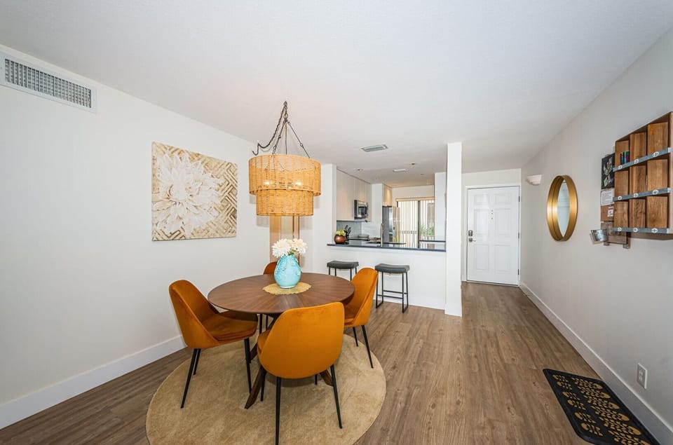 16-web-or-mls-Dining Room 2-2