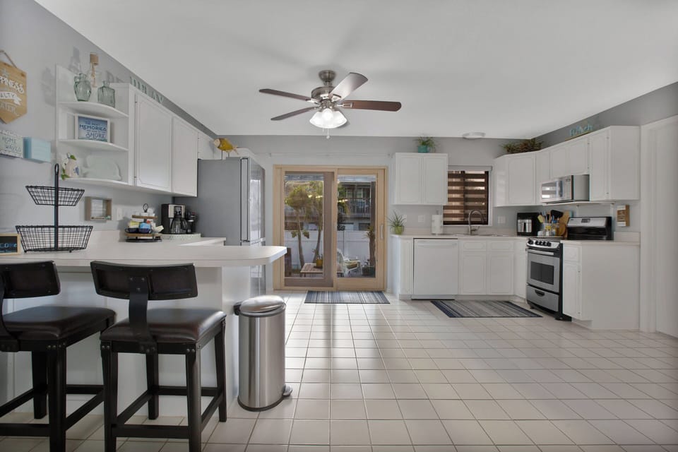 Very spacious and bright kitchen totally equipped
