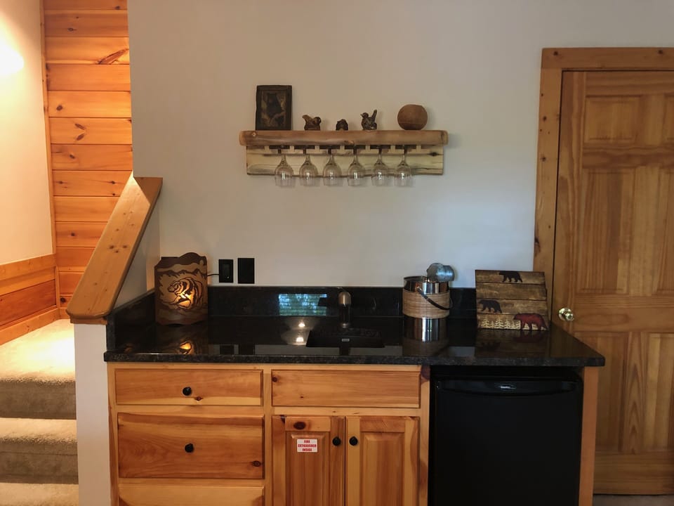 Game Room / Mini Bar