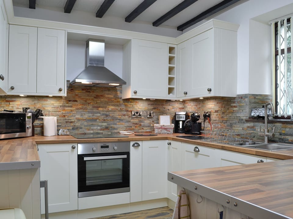 Kitchen | Llys Cyngar, Morfa Bychan, near Porthmadog
