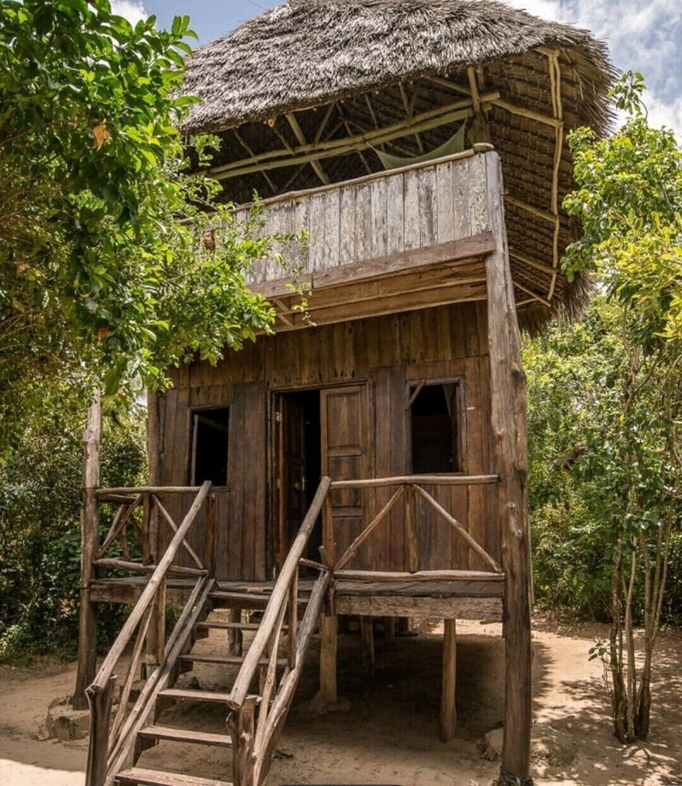Zanzibar family house with a private bathroom