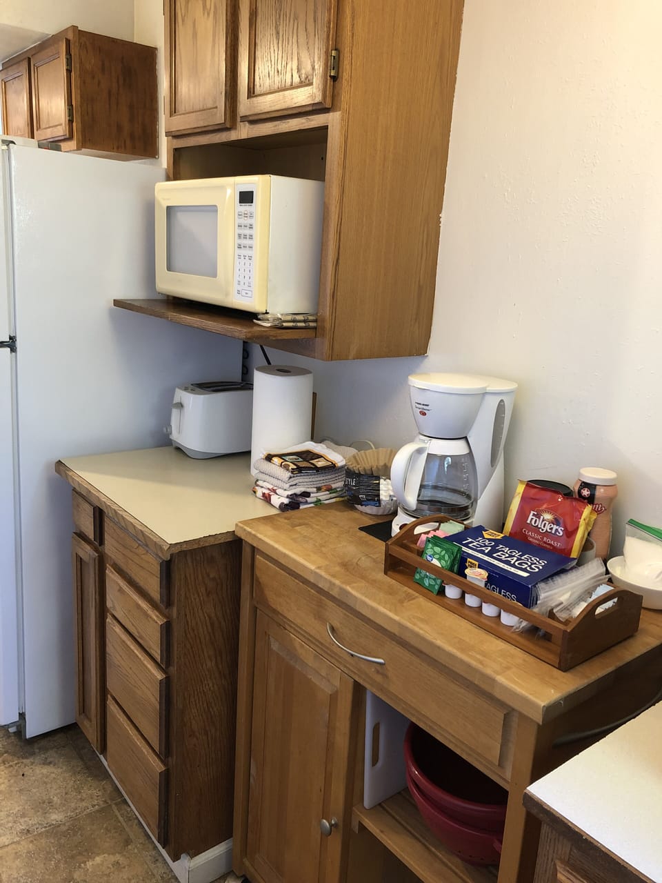 Microwave, toaster, coffee/tea station with coffee maker and Keurig