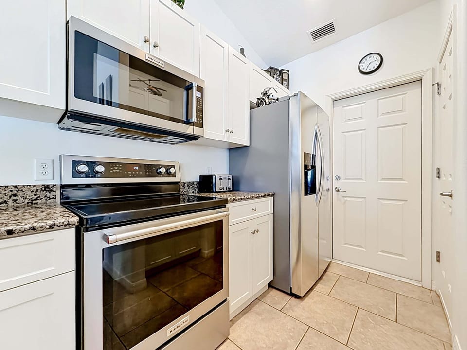 Indoors, Appliance, Microwave, Oven, Kitchen