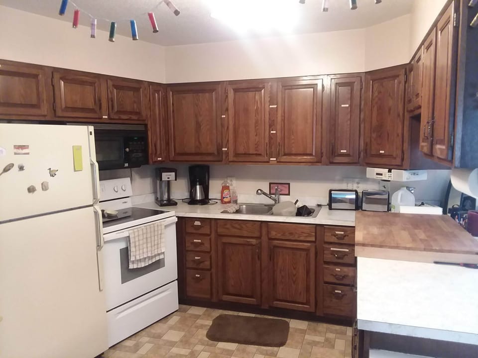 Nicely appointed kitchen.