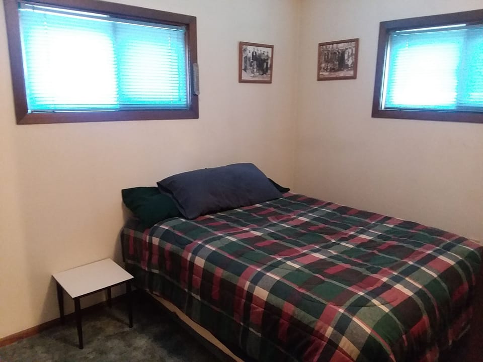 Upstairs bedroom 2.