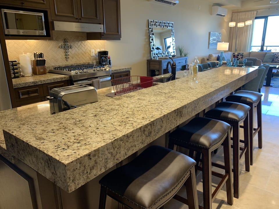 Breakfast bar with stools.