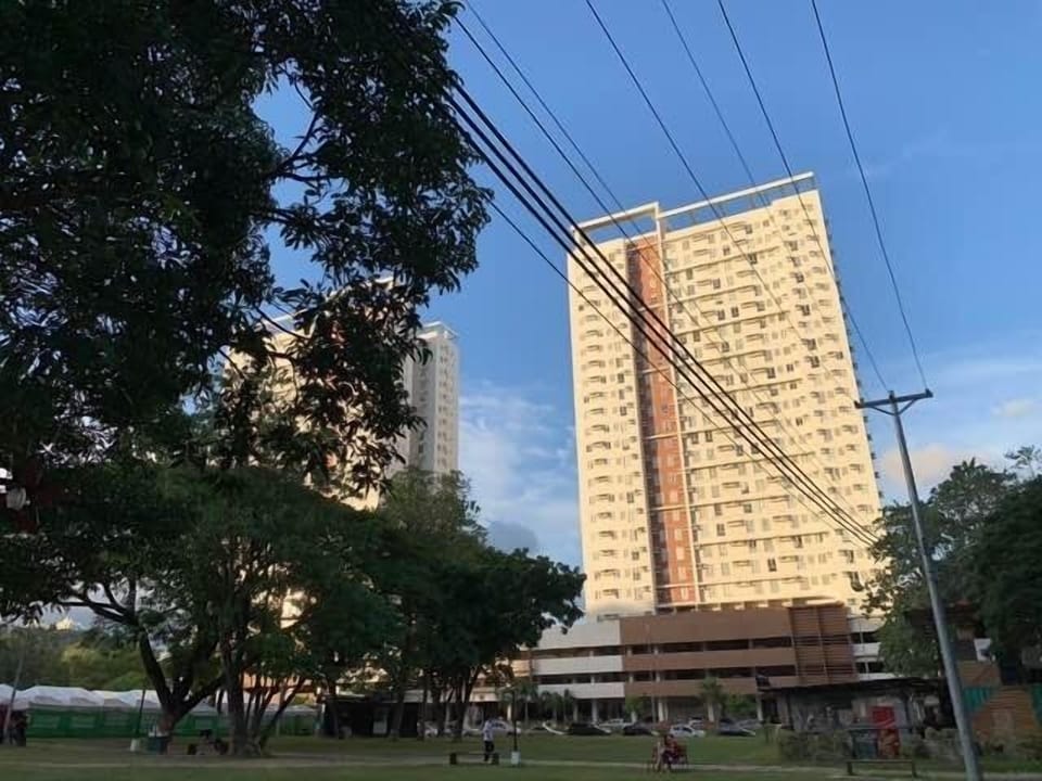 Live in Cebu, 1bedroom Avida tower in IT