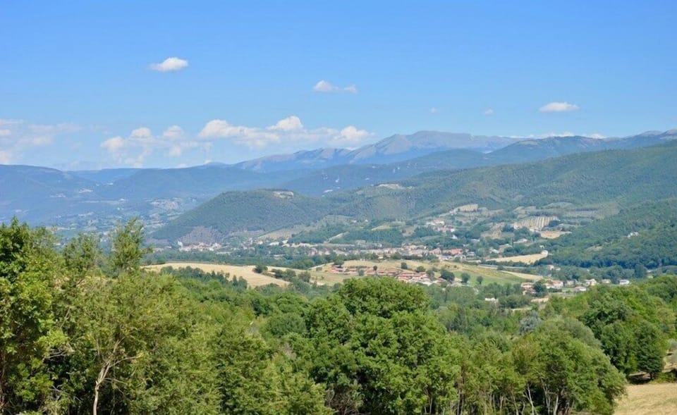 Spoleto Villa, with private pool, outside kitchen, beach play ground (1)