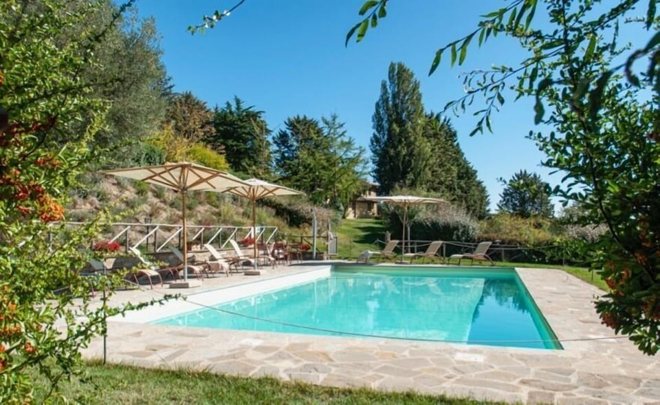 Villa La Ginestra with fenced pool