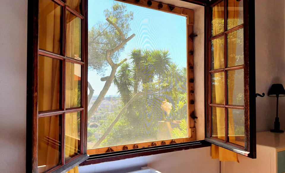 vue mer de la chambre - sea view from bedroom 