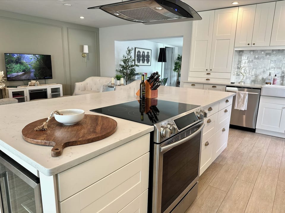 Open Concept Kitchen/Livingroom