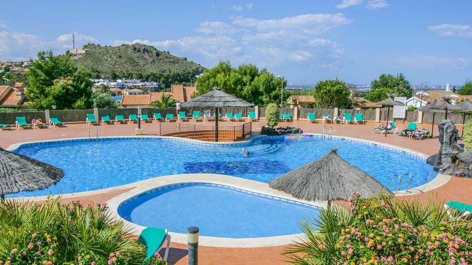Main Los Olivos Community Pool