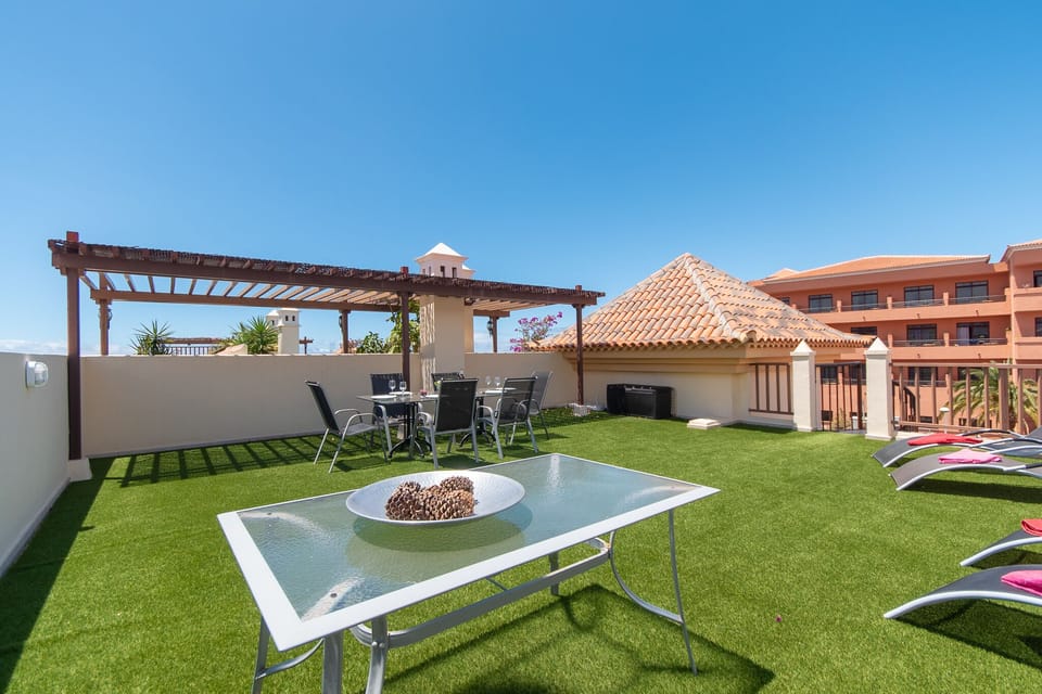 Terrace fitted with artificial grass