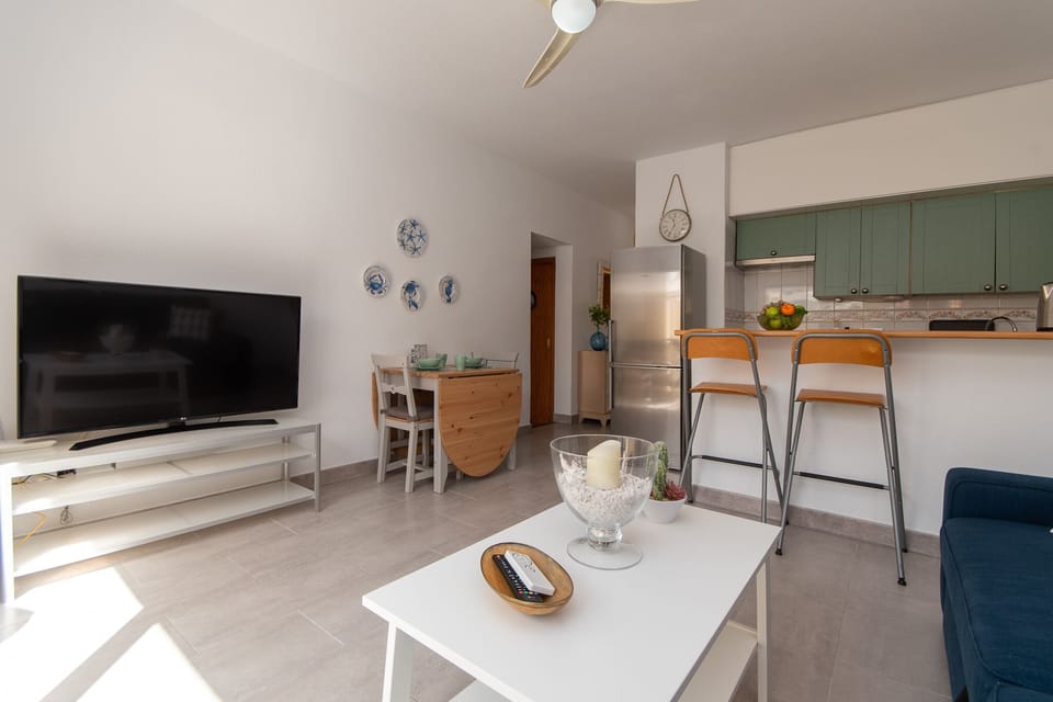 Kitchen / lounge