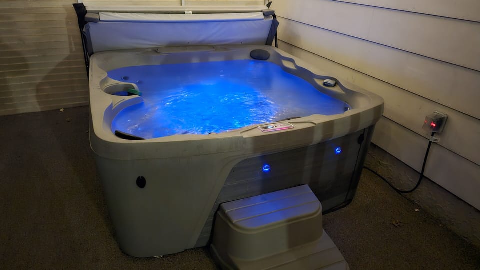 Indoor spa tub
