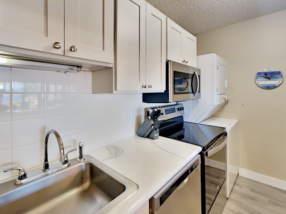 Kitchen - Fully equipped for all your cooking needs