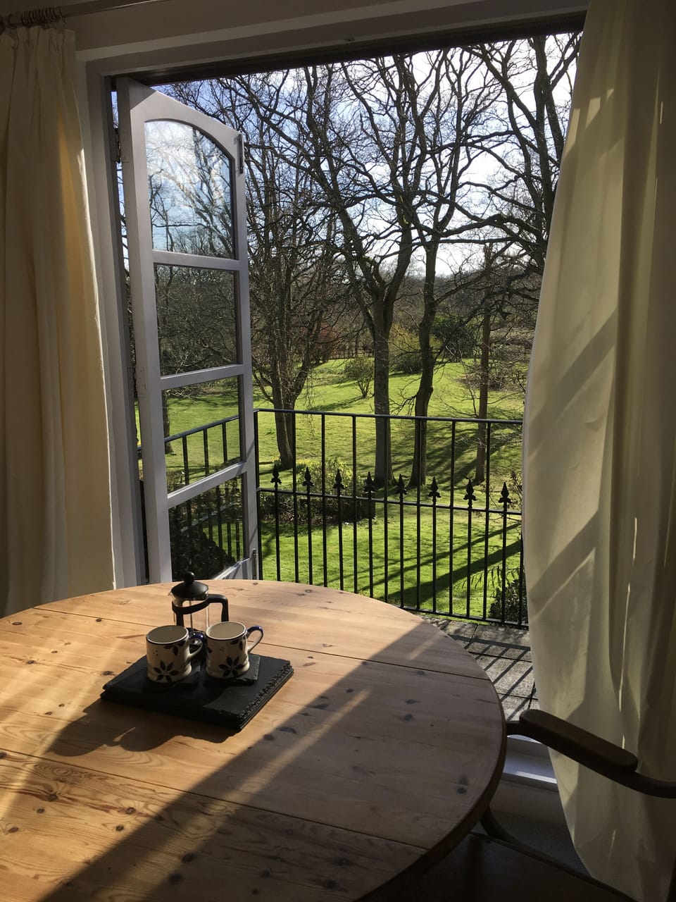 Self contained lodge set in 7 acres of gated grounds for guests to enjoy.