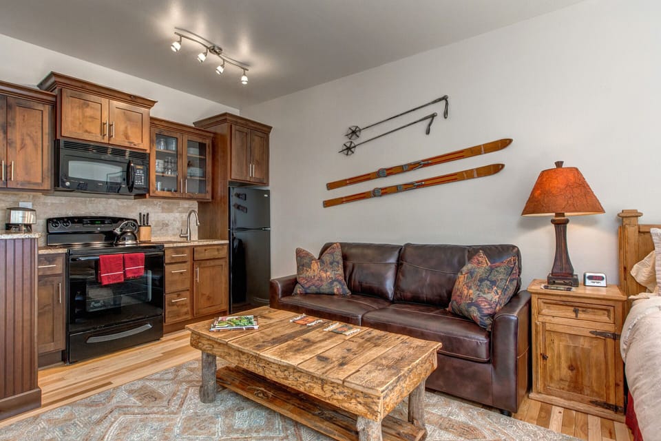 Prospector Lodge 804: Queen sleeper sofa
