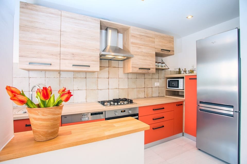 Fully equipped kitchen