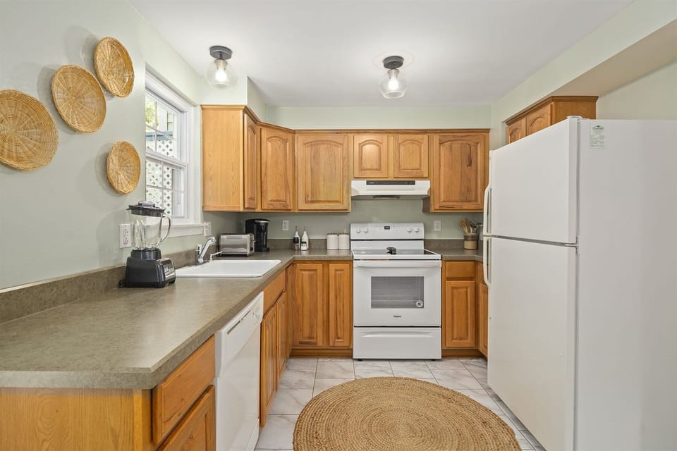 Spacious kitchen allows the family chef to easily maneuver
