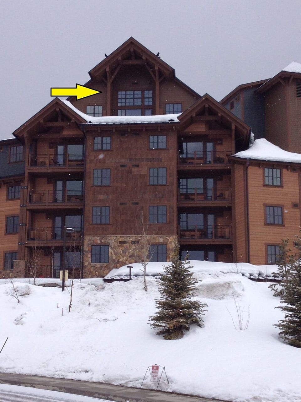 Arrow pointing to the Penthouse unit (entire floor)