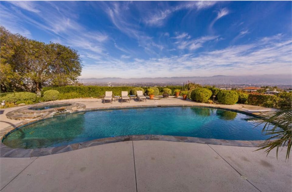 Amazing Views Pool And Jacuzzi

