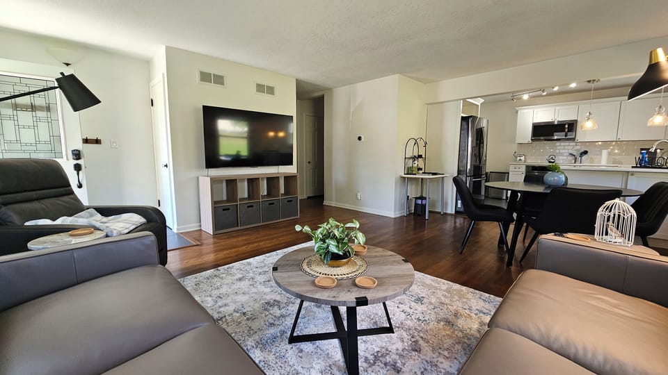 Large upstairs seating area and 65 inch TV 