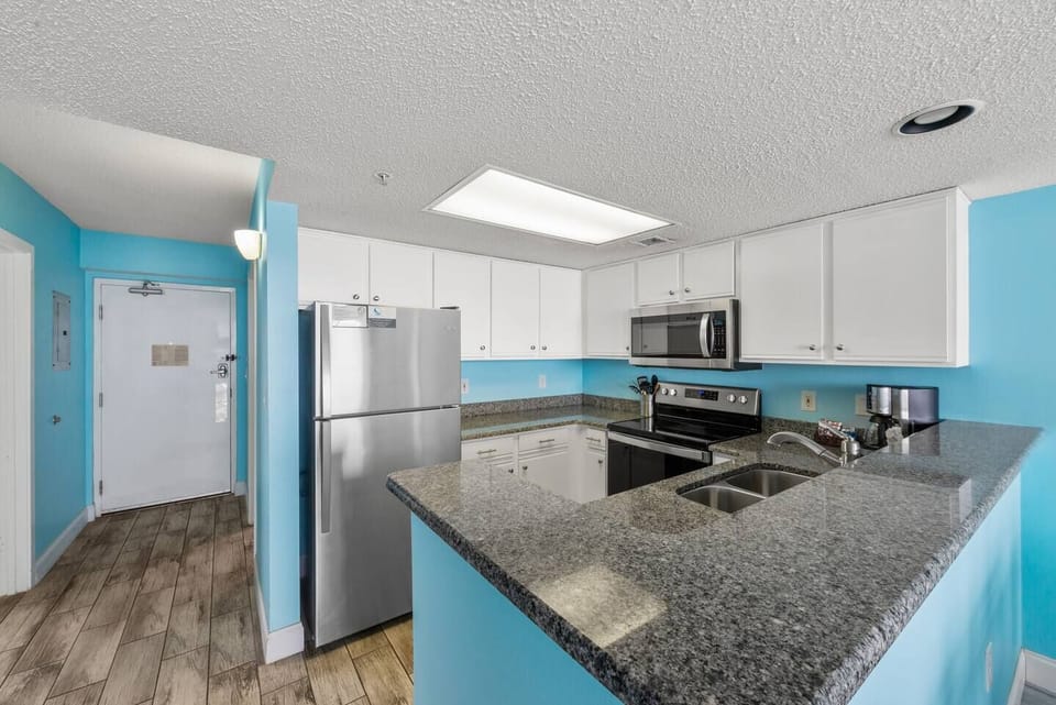 Prepping a sumptuous meal is so easy in this kitchen!