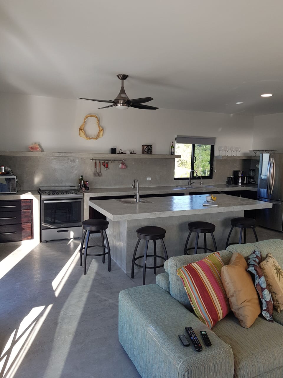 Upper kitchen and Living room 