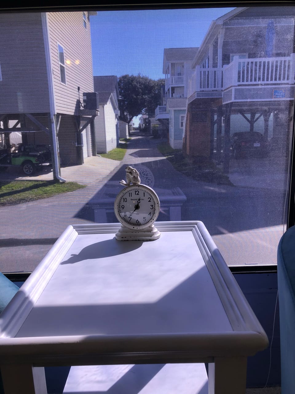 Time to take a quick stroll to the beach