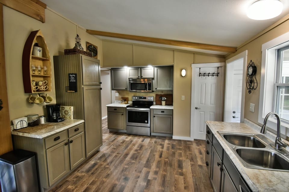New stainless steel
kitchen appliances.