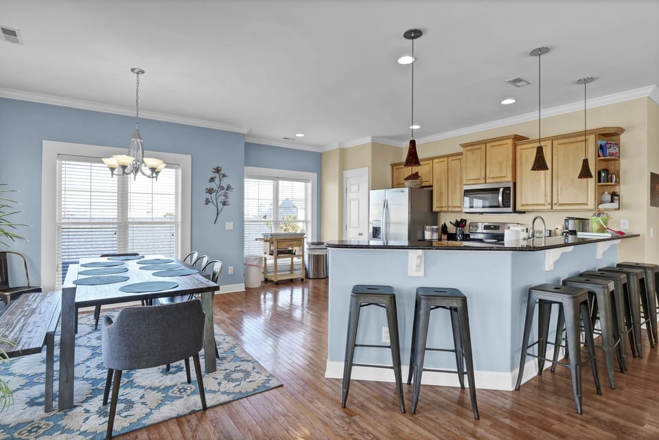 Kitchen with lots of seating