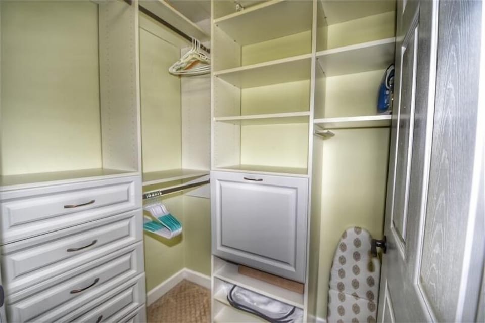 Master Closet 