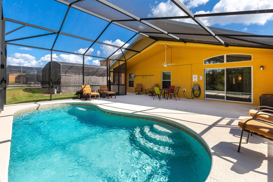 20_Pool_Deck_0721.jpg