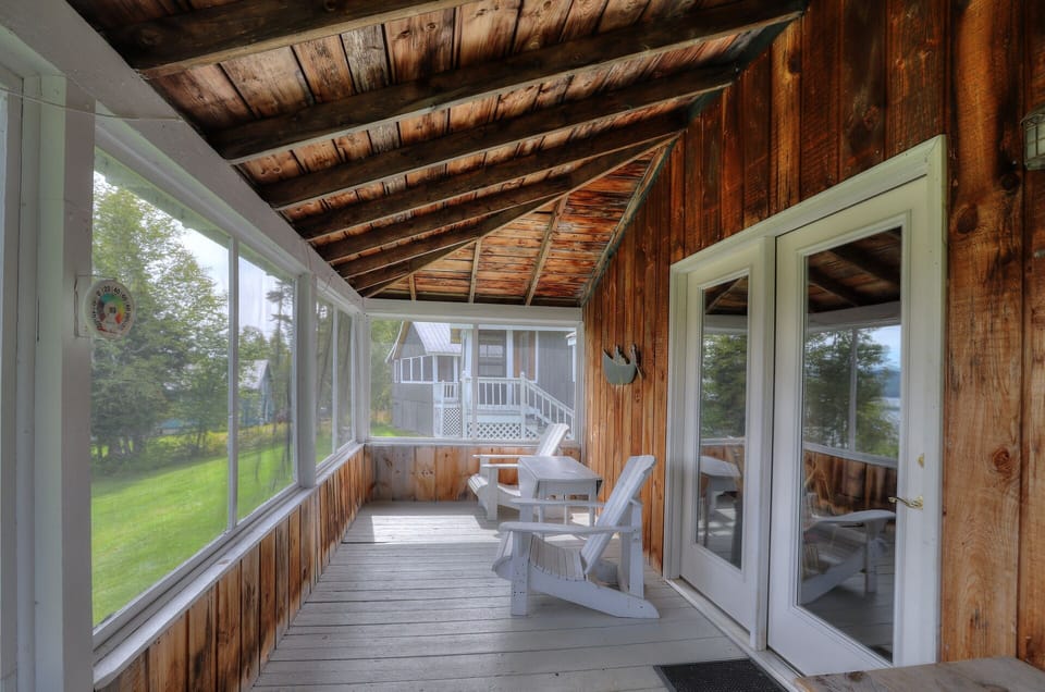 Screened in porch