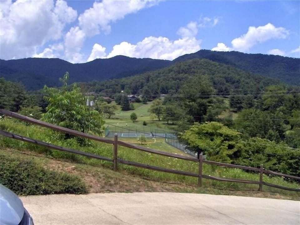 golf course & mountain views from the driveway of the house.