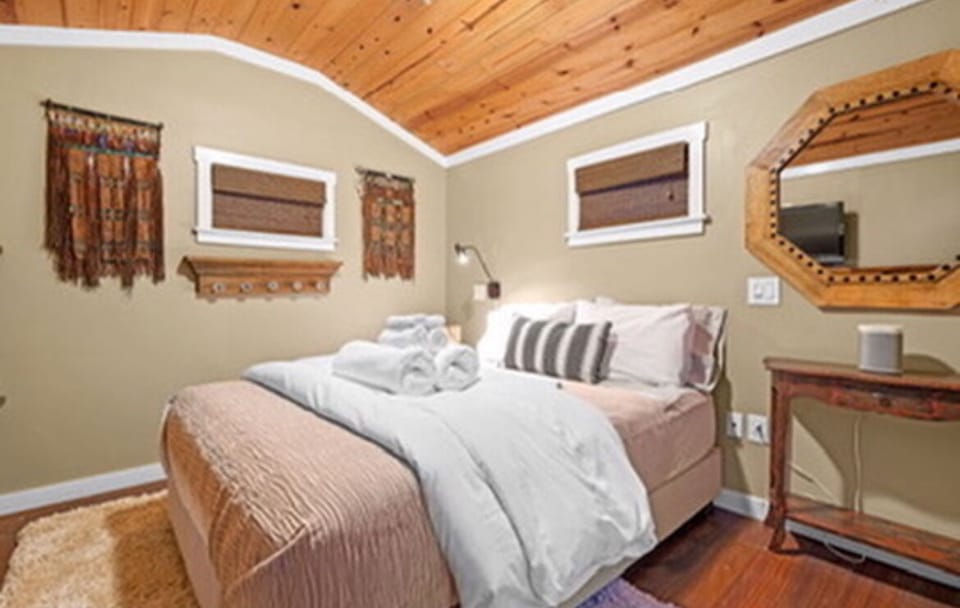 Guest cottage queen bed