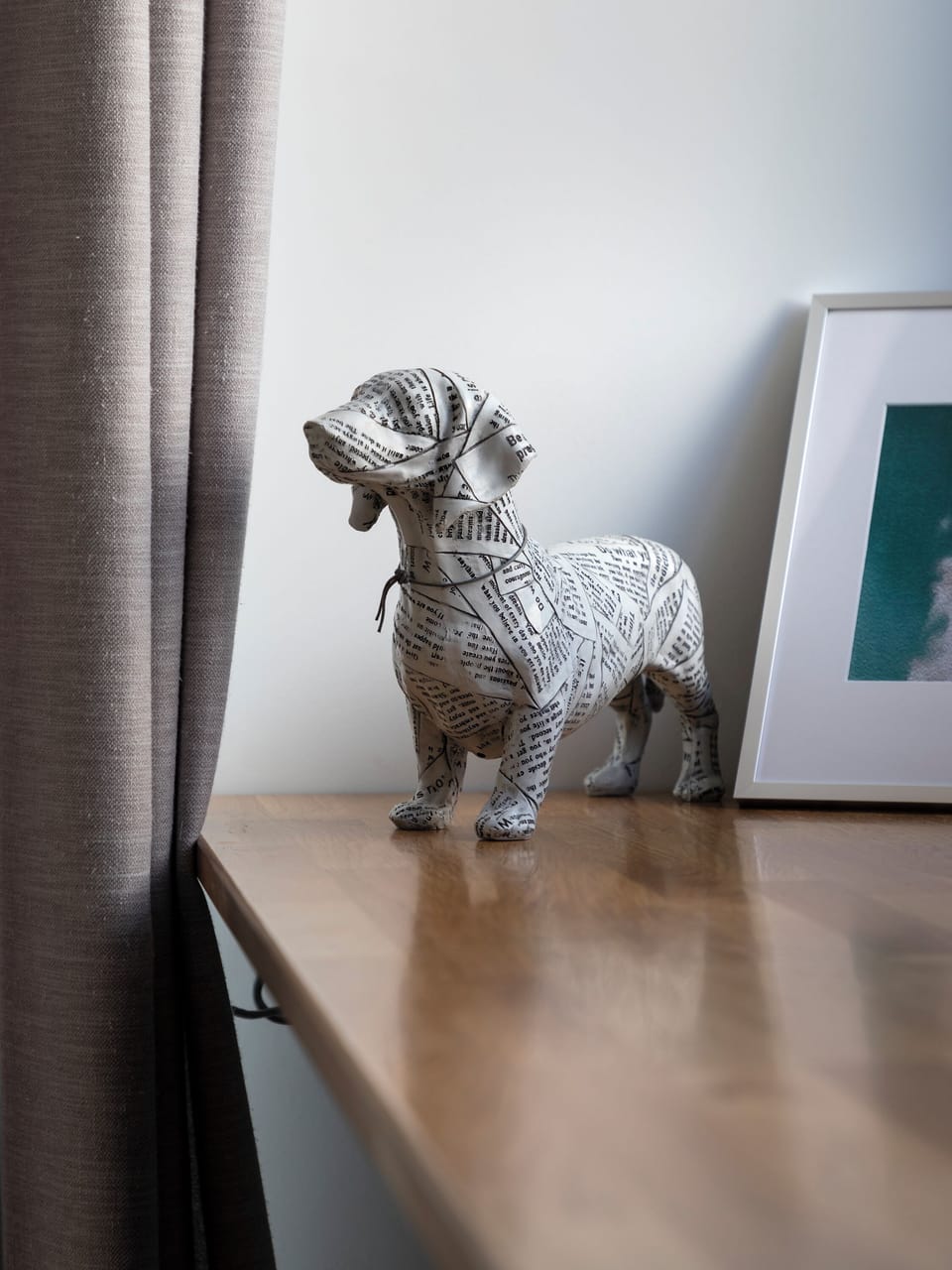 An impressive solid oak-wood stairway leads you to the upper floors. On mezzanine, you will find a cozy bedroom with a balcony and a window overlooking the orange garden. Ideal for both adults and children, it has a bunk bed combining one small double bed