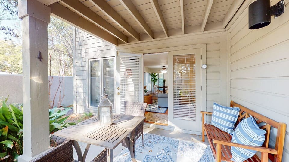 Private Garden-Like Patio