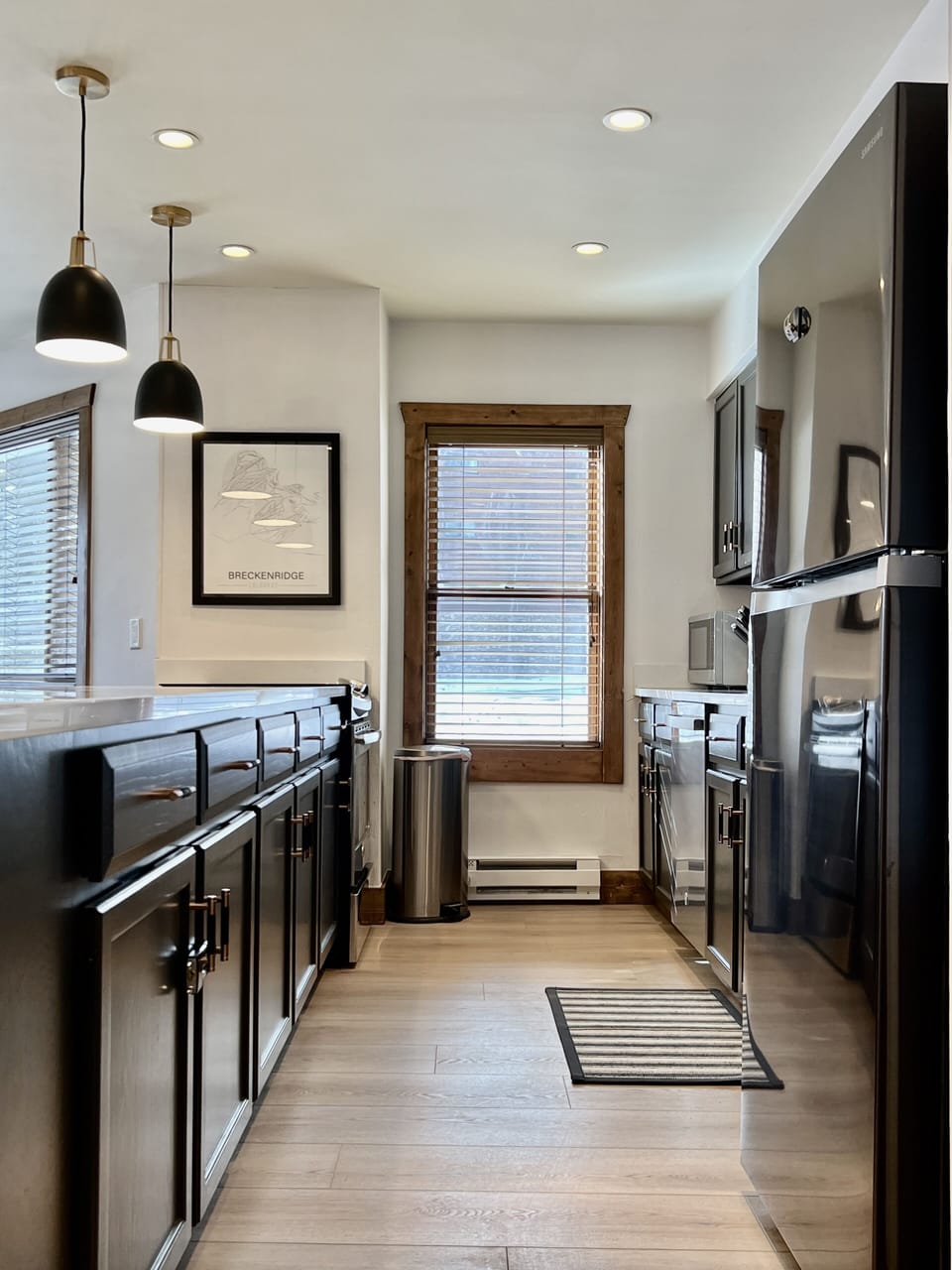 Large well stocked kitchen for cooking in