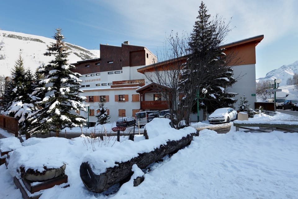 This is an ideal location for a budget-friendly ski holiday.