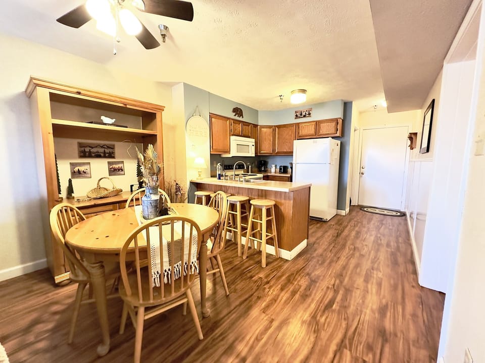 Dining/Kitchen View