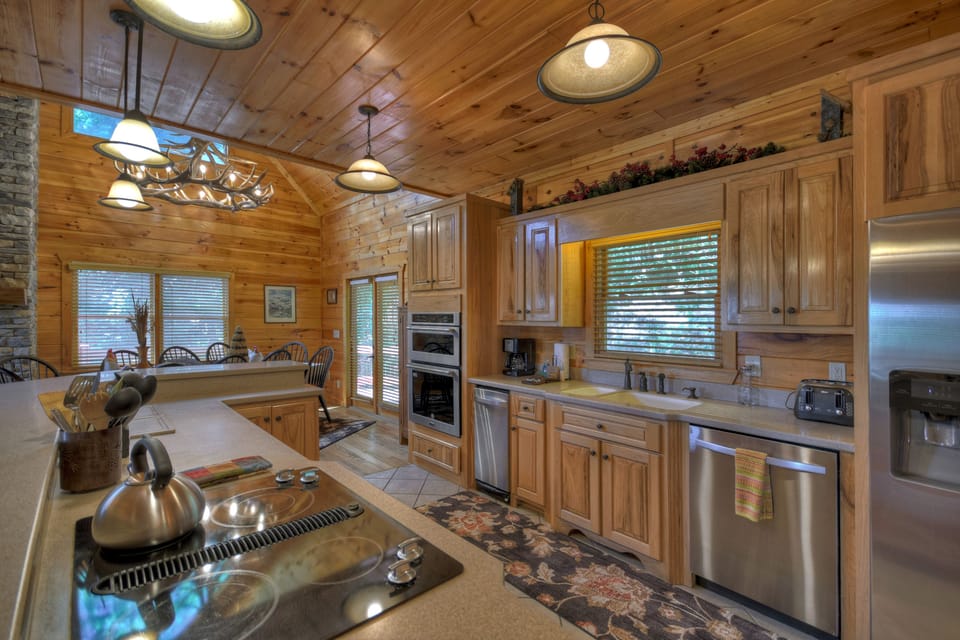 Above Ravens Ridge- Kitchen view with full functioning appliances