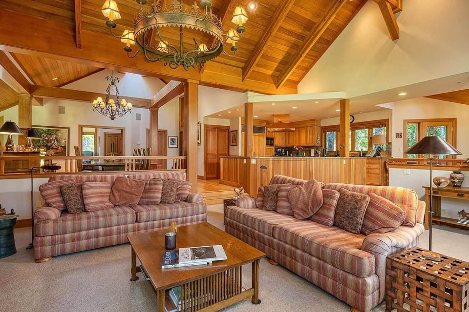 Open concept:  great room, formal dining, den, kitchen, eat-in kitchen table.