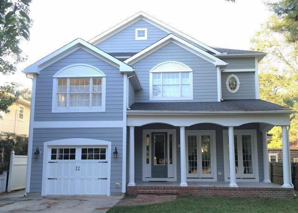 11 Henlopen - front porch