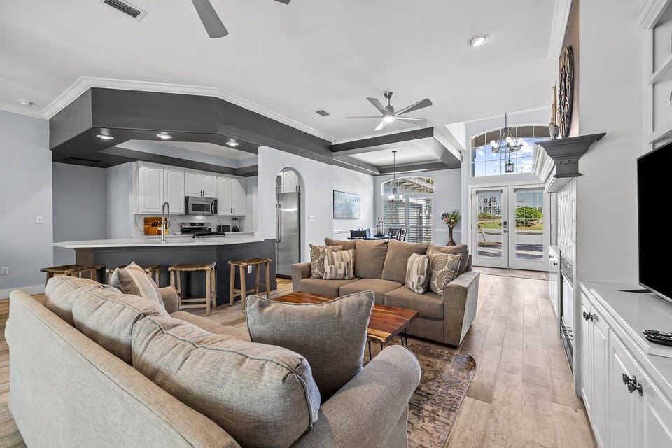 Sunce of Destiny - Destiny West - Living Room & Kitchen