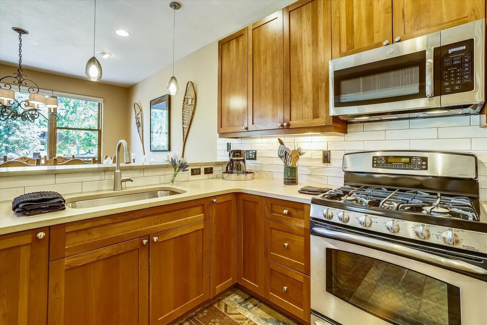 Kitchen - Highland Greens Comfort - Breckenridge Vacation Rental