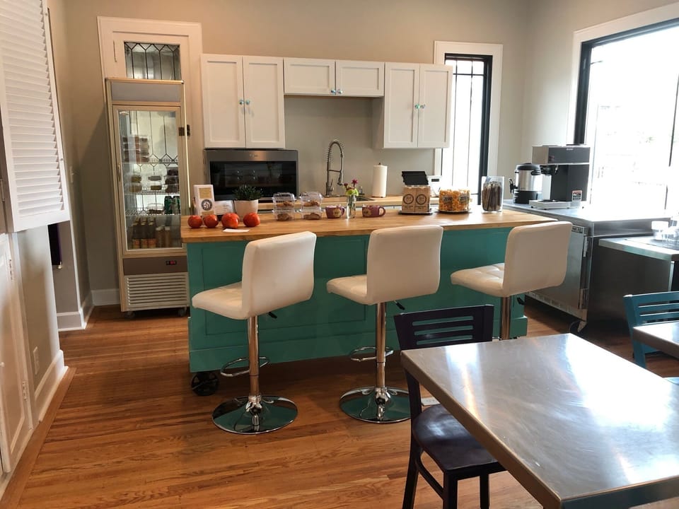 eat here. pray here. read here.