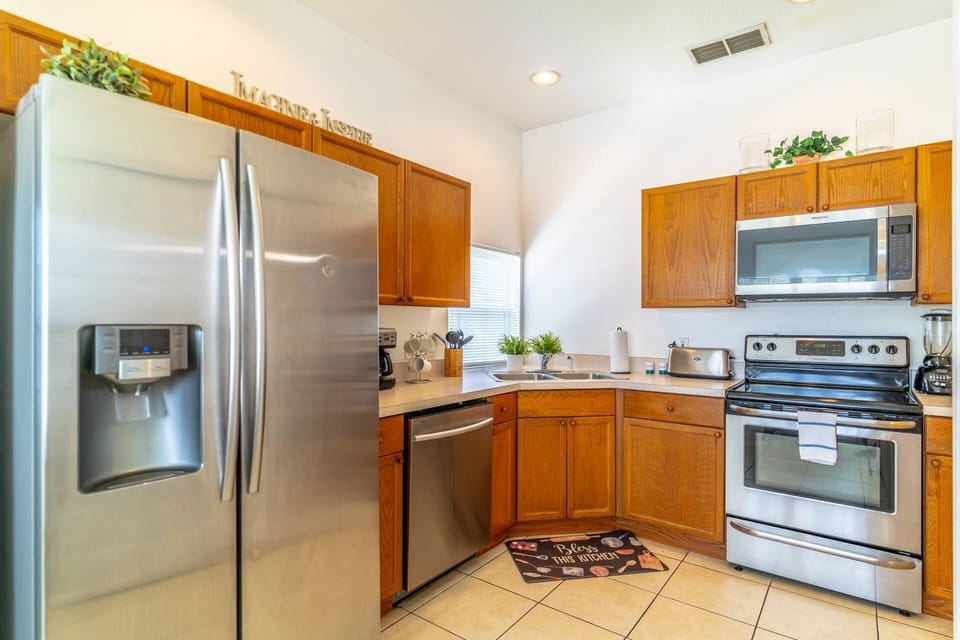 Large Kitchen Area w/Stainless Steel Appliances and Tons of Cabinet & Storage Space