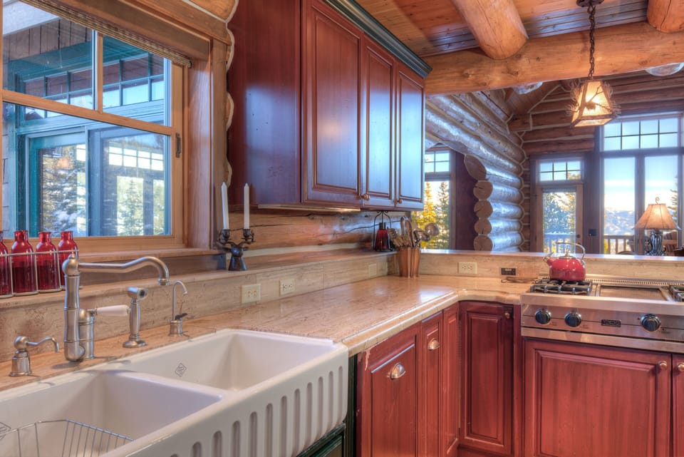 MV Leaf Lodge, Kitchen, 3